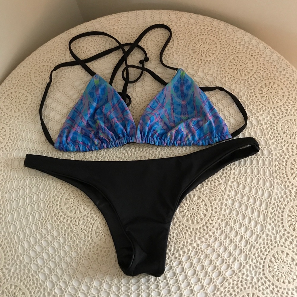 Reversible Bikini Solid Black Reverses to Bright Blue Print Top 
Black Bottom
